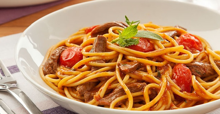 receita_spaghetti_com_cordeiro_e_ervas